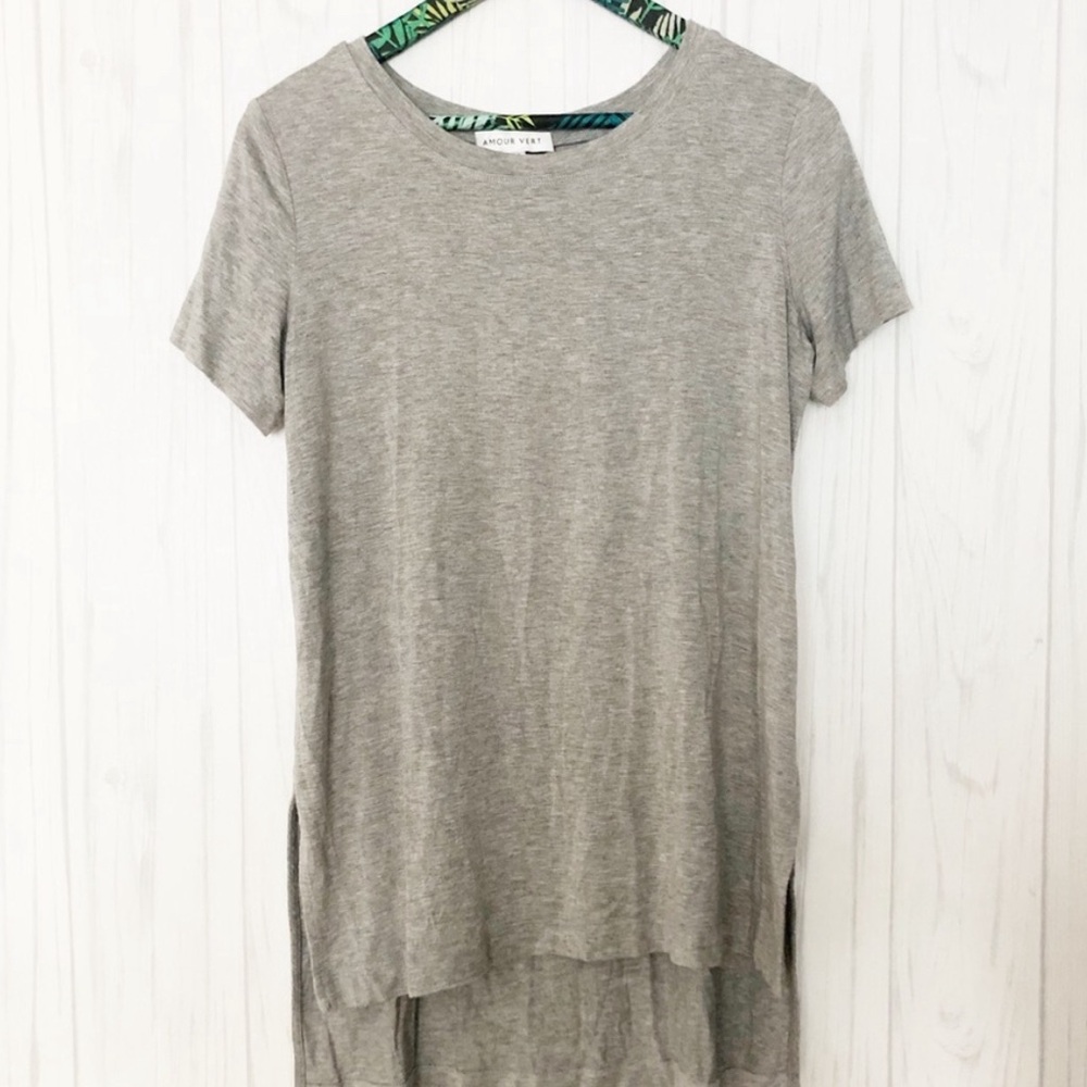 Amour Vert Gray Short Sleeve Long Tee Size Small